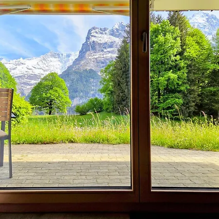 Mom - Alpine Boutique Apartments, Gletscher, Eiger View Terrace Grindelwald